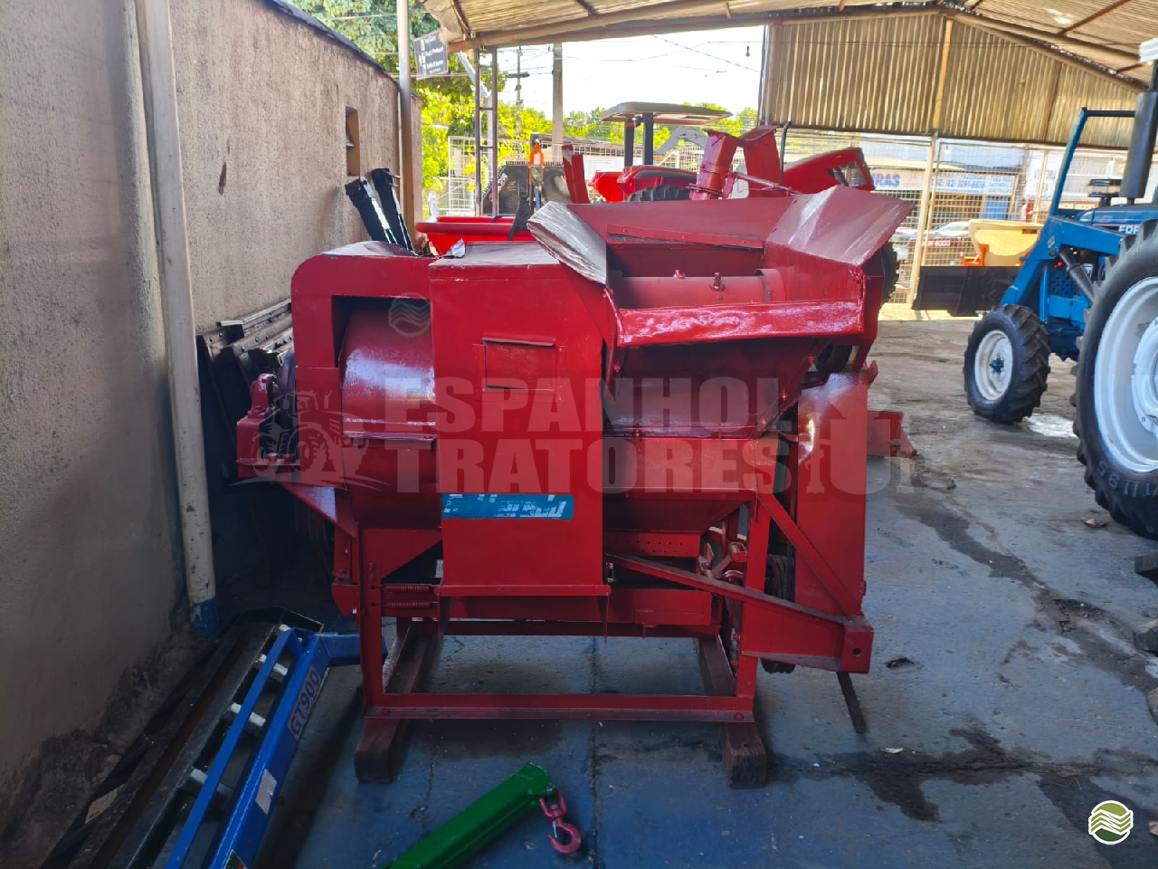 IMPLEMENTOS AGRICOLAS BENEFICIADORA DE GRÃOS DEBULHADOR DE MILHO Espanhol Tratores GOIANIA GOIAS GO